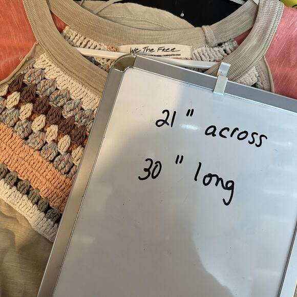 We The Free Shirt Womens XL Tan Coral Crochet Yoke Raglan 3/4 Sleeve Boho Tunic - Picture 12 of 12